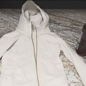 Lululemon Scuba SIZE 2 Cozy Cream Zip-Up Hoodie.